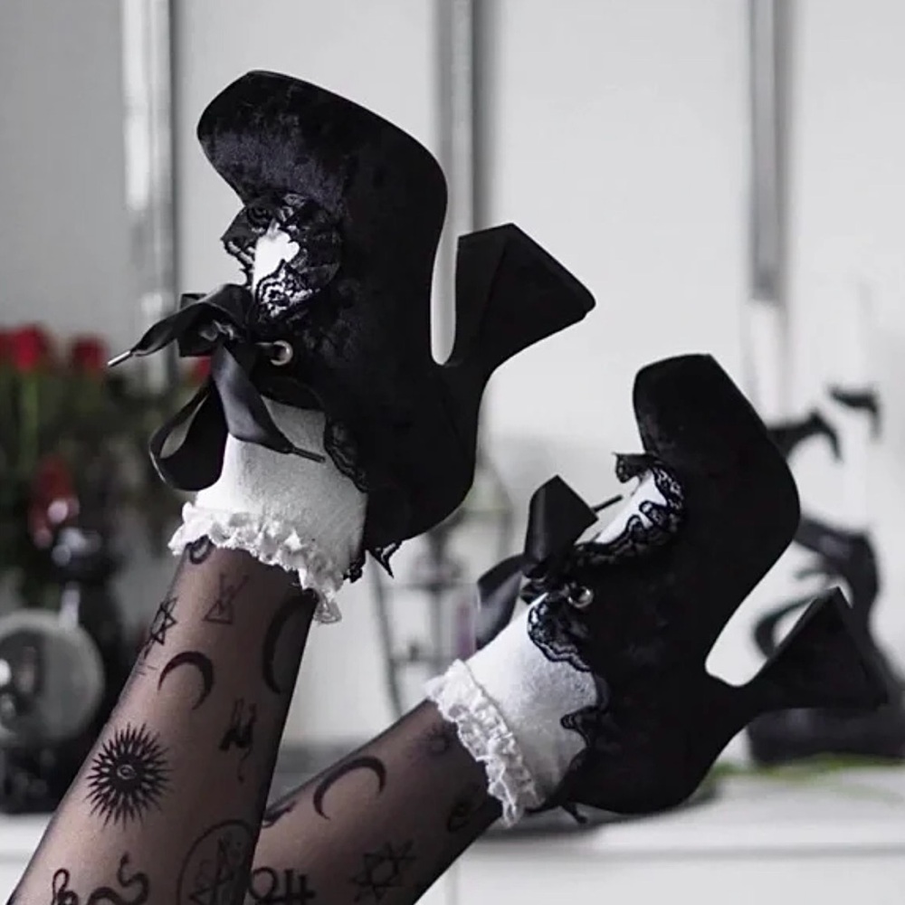 NWOT Killstar "Daemon Mind" Black Velvet Platform Heels Size 8